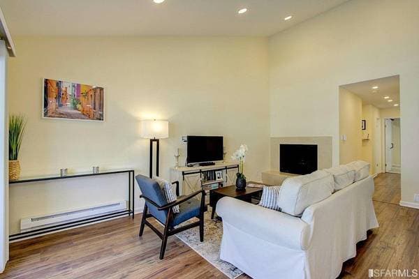 2BR/2BA Apartment on Fairmount Avenue · Oakland photo 3