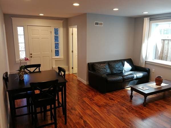 3BR/2BA Apartment on Lincoln Ave Unit A · Oakland photo 3