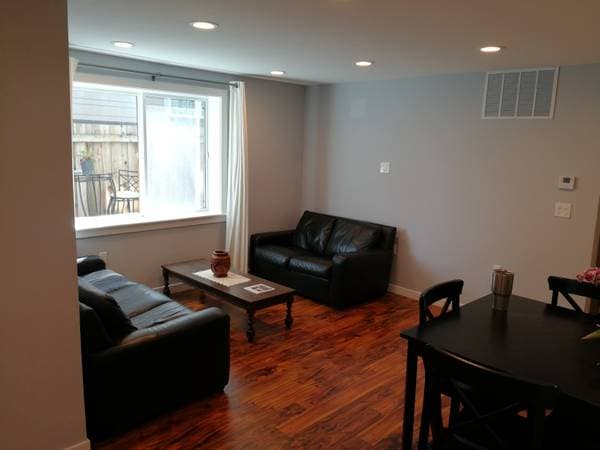 3BR/2BA Apartment on Lincoln Ave Unit A · Oakland photo 4