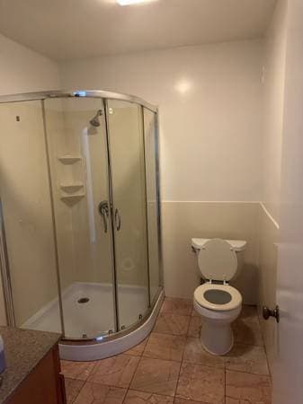 1BR/1BA Apartment on Lakeshore · Oakland photo 4