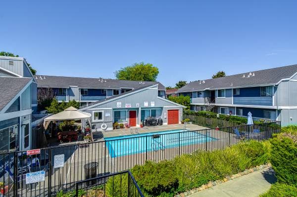 1BR/1BA Apartment on Fairfield Ave · Fairfield photo 1