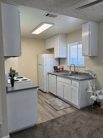 1BR/1BA Apartment on Fairfield Ave · Fairfield photo 3