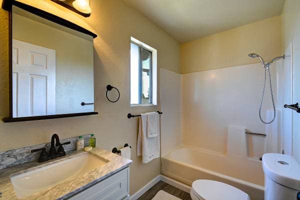 1BR/1BA Apartment on Fairfield Ave · Fairfield photo 5