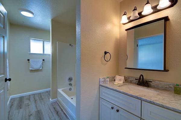 2BR/1BA Apartment on Fairfield Ave · Fairfield photo 3