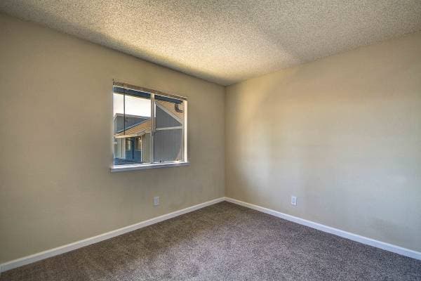 2BR/1BA Apartment on Fairfield Ave · Fairfield photo 5