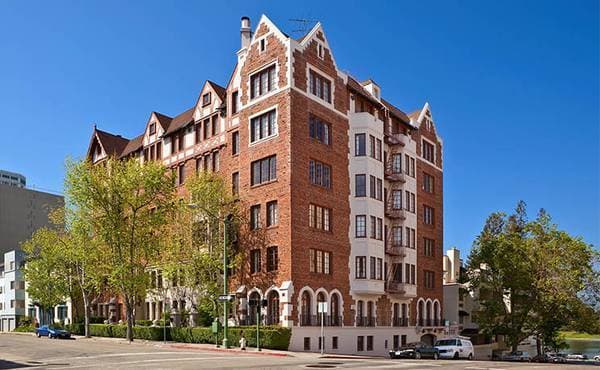 0BR/1BA Apartment on 17th Street · Oakland photo 1