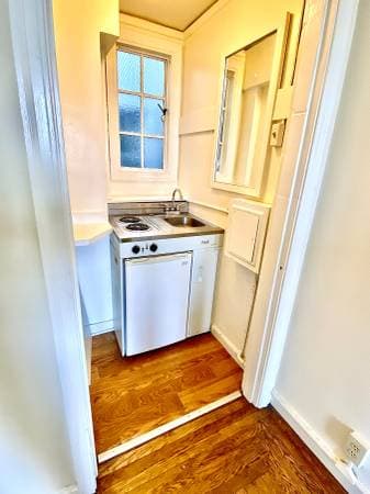 0BR/1BA Apartment on 17th Street · Oakland photo 3