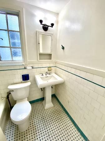 0BR/1BA Apartment on 17th Street · Oakland photo 4