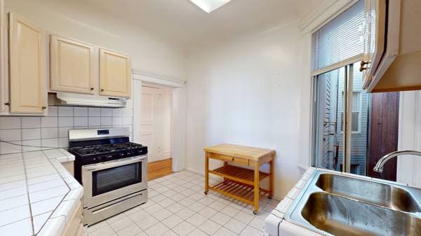 1BR/1BA Apartment on 6th Ave - 3 · San Francisco photo 4