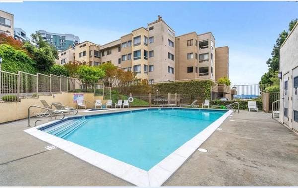 2BR/2BA Condo on Pierce Street · Albany photo 2