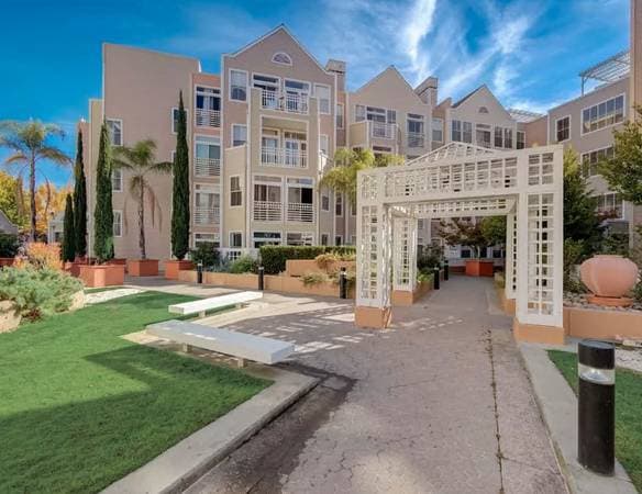 2BR/2BA Apartment · Los Altos photo 1