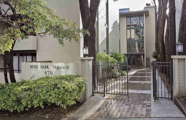 2BR/2BA Condo · Oakland photo 1