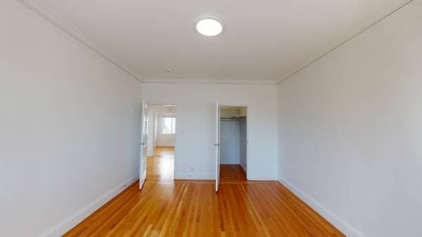 2BR/1BA Apartment on Lyon · San Francisco photo 5