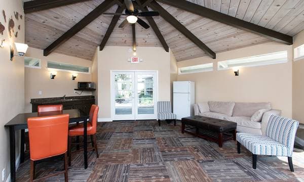 1BR/1BA Apartment on Orchard Avenue · Hayward photo 4