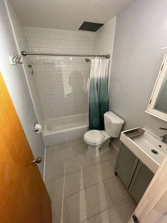 2BR/2BA Condo · Oakland photo 5