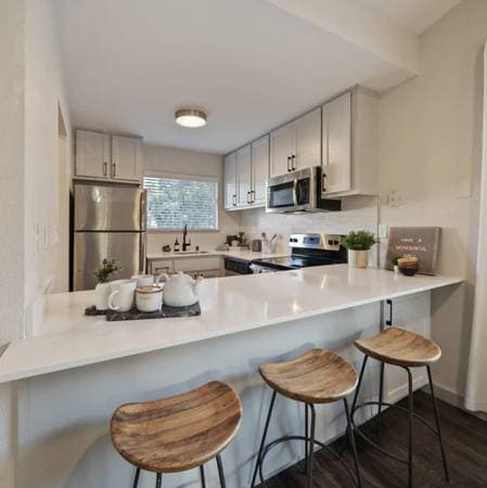 2BR/1BA Apartment on Porter St · Vallejo photo 2