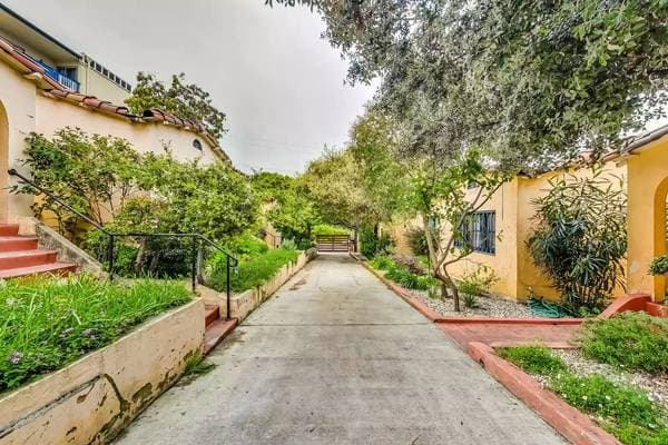 295 Macarthur Boulevard, Oakland, CA 94610 photo 4