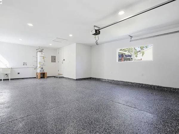 3BR/2BA Single Family House · Redwood City photo 2