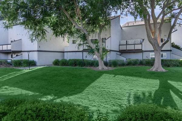 1BR/1BA Apartment on Contra Costa Boulevard · Pleasant Hill photo 2