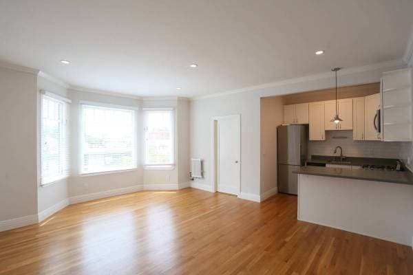 2BR/1BA Apartment · Oakland photo 2