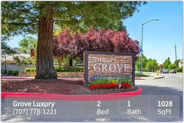 2BR/1BA Townhouse on Lakeville Cir · Petaluma photo 2