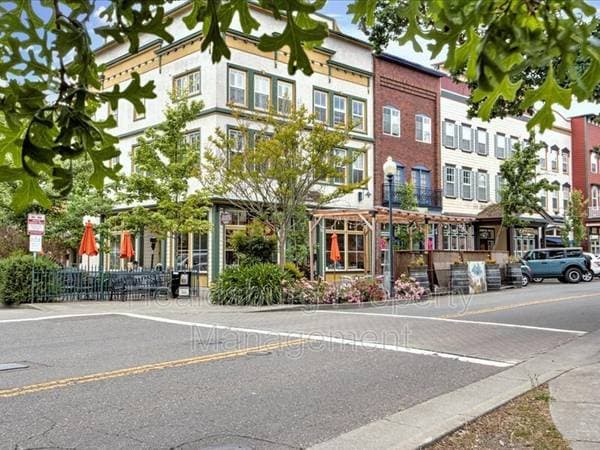 3BR/3BA Condo · Windsor photo 1