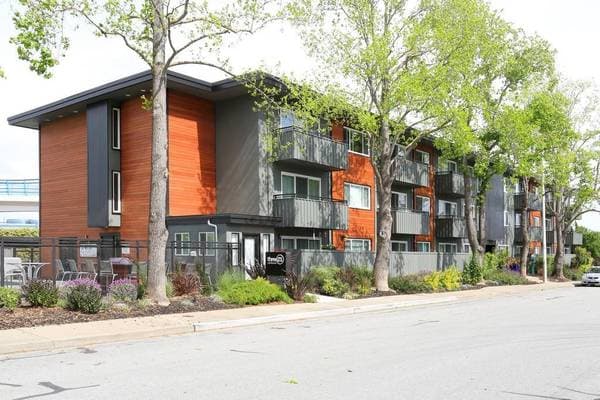 1BR/1BA Apartment on Oxford Way · Belmont photo 2