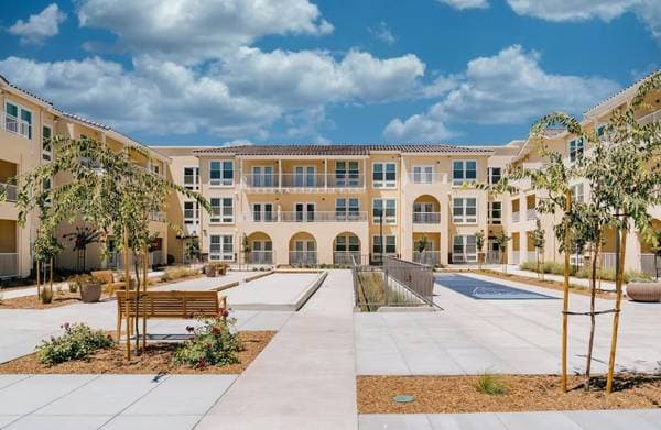 1BR/1BA Apartment on Main St · Antioch photo 4