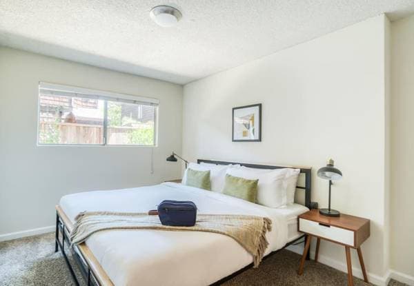 0BR/1BA Apartment on Westcliffe Lane · Walnut Creek photo 2