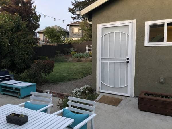 1BR/1BA Single Family House · Oakland photo 1