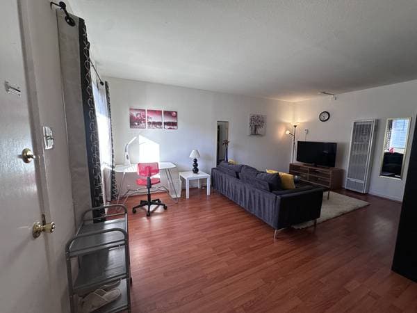 1BR/1BA Apartment · Berkeley photo 5