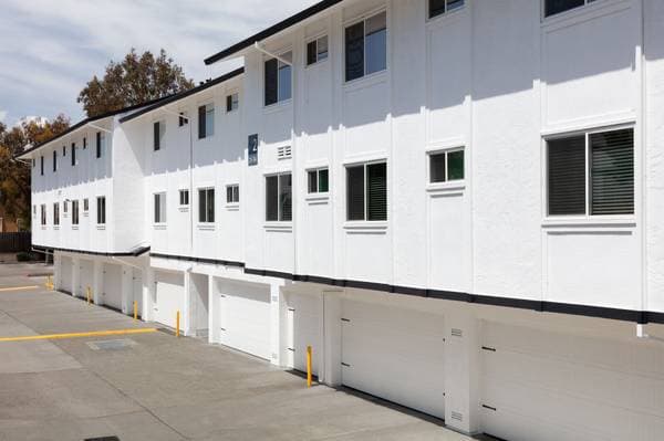 1BR/1BA Apartment on Harder Road · Hayward photo 2