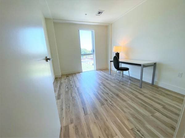 2BR/2BA Apartment on Telegraph Ave. · Oakland photo 5