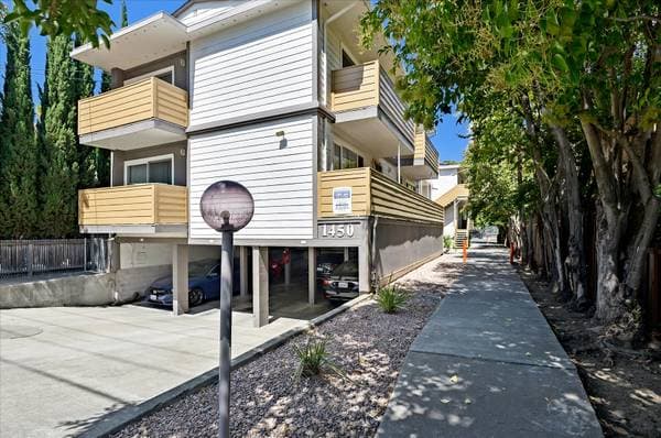 1BR/1BA Apartment · Menlo Park photo 1