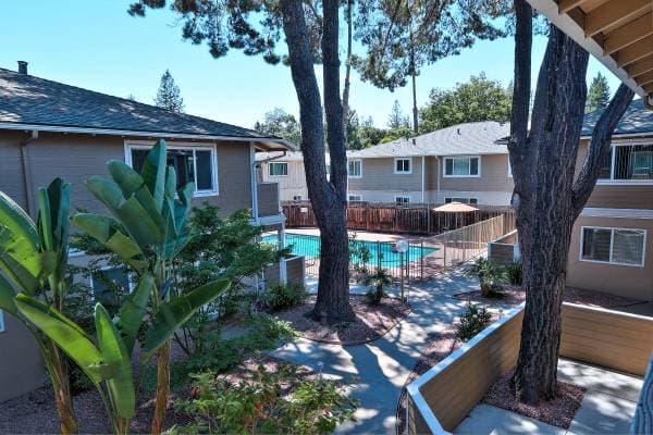 Gorgeous Menlo Park 5-Bedroom 4.5-Bathroom Home photo 1