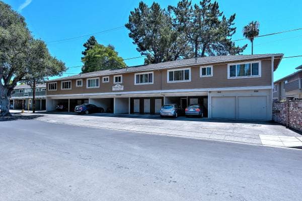 Gorgeous Menlo Park 5-Bedroom 4.5-Bathroom Home photo 4