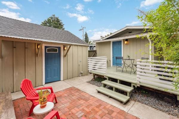 1BR/1BA Single Family House on Laurel St · Santa Cruz photo 2
