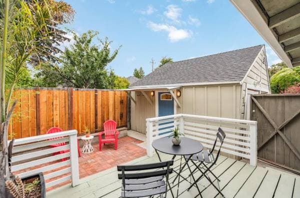 1BR/1BA Single Family House on Laurel St · Santa Cruz photo 3