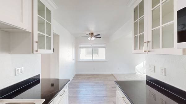 1BR/1BA Single Family House on Enfrente Rd - 12 · Novato photo 5