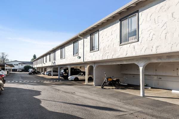 1BR/1BA Apartment on Hollis Avenue · Campbell photo 3