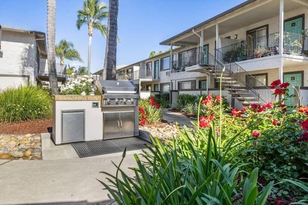 1BR/1BA Apartment on Hollis Avenue · Campbell photo 5