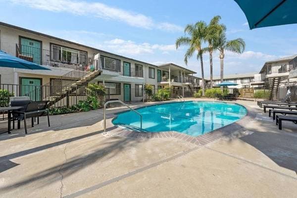 0BR/1BA Apartment on Hollis Avenue · Campbell photo 4