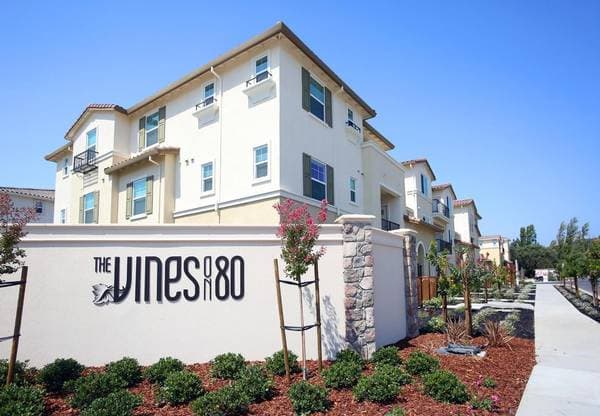 3BR/2BA Apartment on Business Center Dr. · Fairfield photo 4