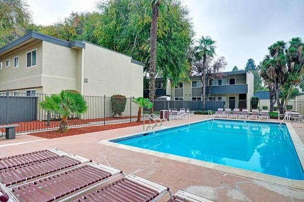 Trestles Apartments photo 2