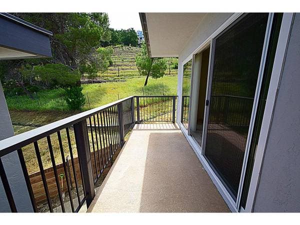 2BR/2BA Apartment · San Rafael photo 4