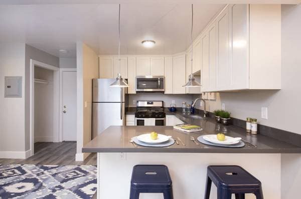 0BR/1BA Apartment on Harder Rd. · Hayward photo 5