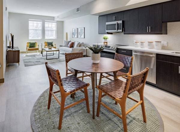 1BR/1BA Apartment on Bayswater Ave · San Mateo photo 3