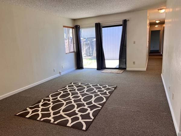 2BR/1BA Duplex · Fairfield photo 3