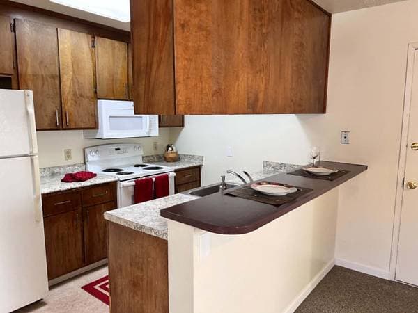 2BR/1BA Duplex · Fairfield photo 5