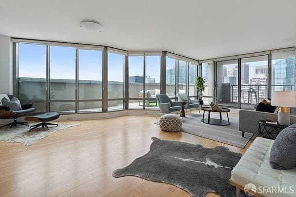 2BR/2BA Condo · San Francisco photo 2